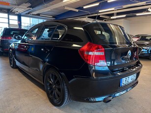 BMW 116 i 5-Dörr *LÅGAMIL & NYSERVAD* Comfortpaket /Vhjul