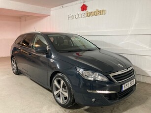 Peugeot 308 SW 1.2 e-THP Style B-Kamera Panorama Navi |110hk