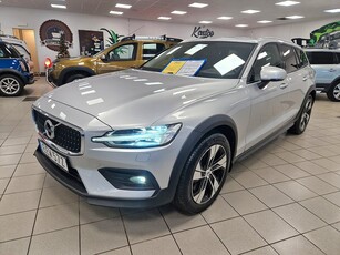 Volvo V60 Cross Country Diesel AWD Momentum,1ägare, VOC