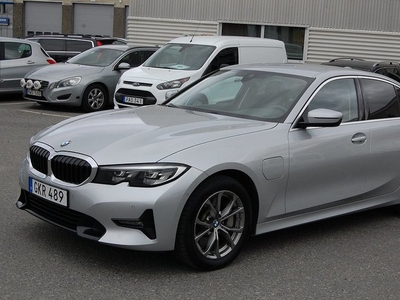 BMW 330e Sedan Laddhybrid Sport line Drag Värmare 2020, Sedan