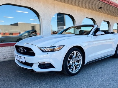 Ford MustangCab Eco Boost Aut Paddlar NAVI 19 tum Alu 2015, Sportkupé