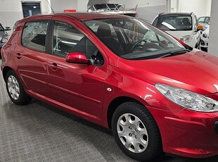 Peugeot 3075d 1.6 1-ägare och ny kamrem 2006, Halvkombi