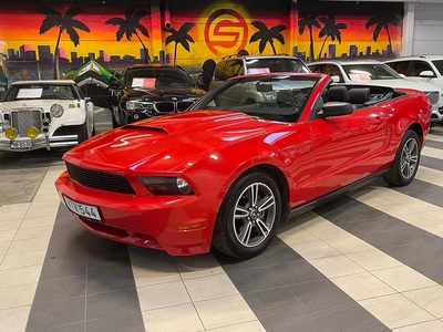 Ford Mustang V6 Convertible-Nybesiktigad,211 HK