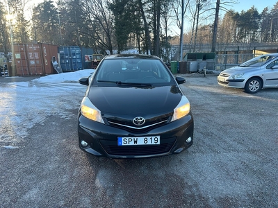 Toyota Yaris 5-dörrar 1.33 Dual VVT-i ny servad