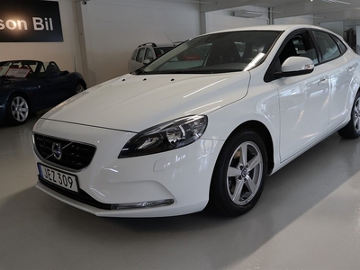 Volvo V40 D2 120hk EN ÄGARE 5200MIL VHJUL NYBES VÄRMARE