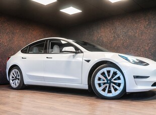 Tesla Model 3 Long Range AWD | MOMS | Vit klädsel | Värmepump