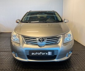 Toyota Avensis Kombi 2.2 D 177HK PANO VÄRMARE SKINN NYBES