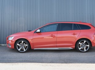 Volvo V60 D5 AWD AUT R-Design Navi Taklucka Läder 215 hk