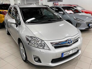 Toyota Auris Hybrid e-CVT 136Hk