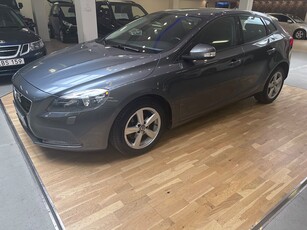 Volvo V40 D2 Kinetic, ny kamrem!