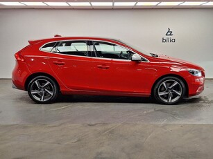 Volvo V40 D4 R-Design Business E PRO / motorvärmare / glastak.