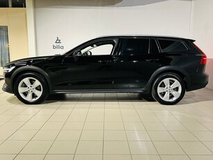 Volvo V60 Cross Country B4 AWD Diesel Adv SE | Teknikpkt | Läder | Drag