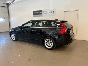 Volvo V60 D4 AWD Momentum Aut,Helskinn,En Ägare