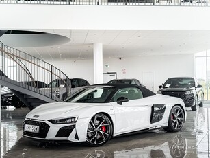 Audi R8 Spyder V10 FSI RWS 540hk / Black & White / LASER