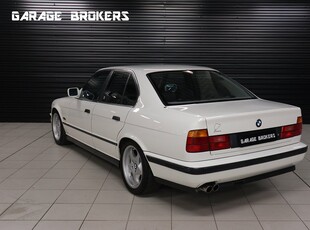 BMW M5 E34 Sedan 315hk Alpina Vit