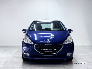 Peugeot 208 5-dörrar 1.2 VTi Panorama Kupevärmare Belysning