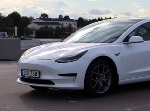 Tesla Model 3 Standard Range Plus S/V-hjul Panorama