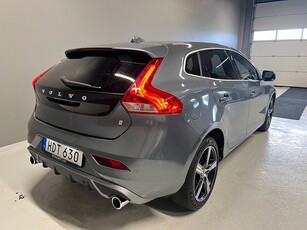 Volvo V40 D2 Business Adv. R-Design VoC Navi BLIS B-kam Eu6