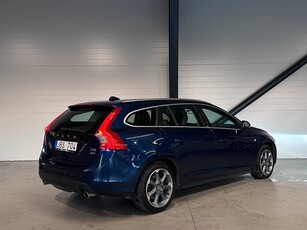 Volvo V60 D5 AWD Geartronic Momentum | Ocean Race | Drag