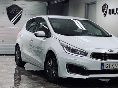 Kia Cee´d 1.6 CRDi 136hk|Nybesi|Låg skatt|Rattvärmare|M-värm