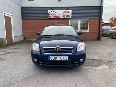 Toyota Avensis Liftback 1.8 VVT-i Manuell, 129hk, 2003