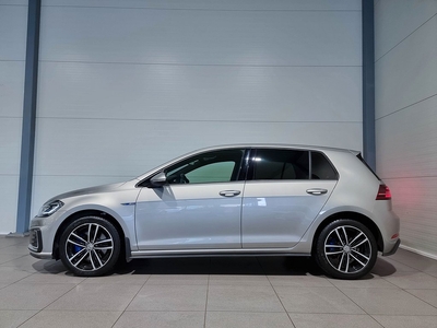 Volkswagen Golf GTE 204hk Infodisplay Adaptiv Farthållare