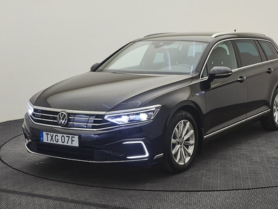 Volkswagen Passat Sportscombi GTE DSG Executive/Drag/P-värmare/Navigation