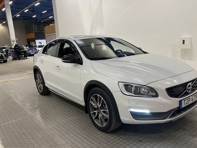 Volvo S60Cross Country D4 AWD Summum VOC Pano BLIS 2016, Sedan