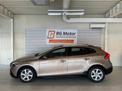 Volvo V40 Cross Country D2 115HK Aut Momentum Drag/D-Värm