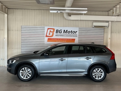 Volvo V60 Cross Country D4 190HK AWD Aut Momentum/D-värm/VOC