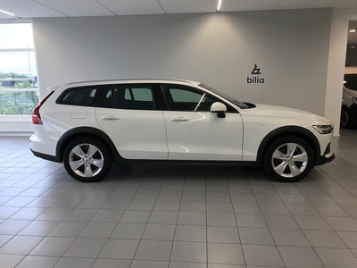 Volvo V60 Cross Country D4 AWD SE II 50% rabatt på vinterhjul