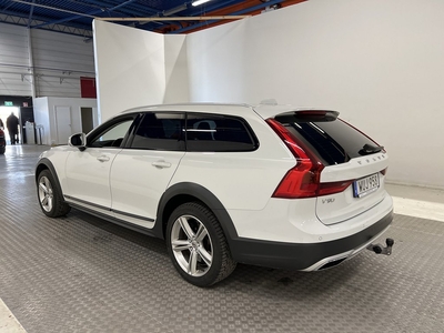 Volvo V90 Cross Country D4 AWD D-Värmare VOC Drag Välservad