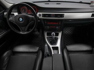 BMW 325 i 218hk LCI Comfort Dynamic Drag Hifi Sport PÅKOSTAD