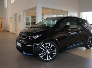 BMW i3s 120Ah Charged Plus Navi Pro DAP Backkamera Tonade Rutor BSI 2022, Halvkombi