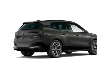 BMW iX xDrive40 / 22