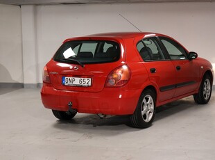 Nissan Almera 5-dörrar 1.5 98hk Drag/Motorvärmare/v-hjul