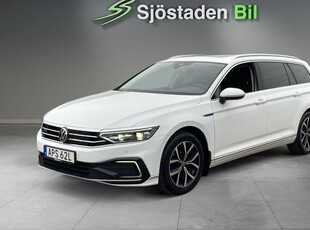 Volkswagen PassatGTE PHEV Panorama Drag Nav Cockpit Display 2021, Kombi