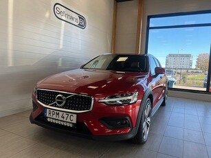 Volvo V60 Cross Country B4 AWD Momentum Drag/V-hjul/LED