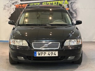 Volvo V70 2.5T KINETIC 210HK NY BESIKTAD NY SERVAD