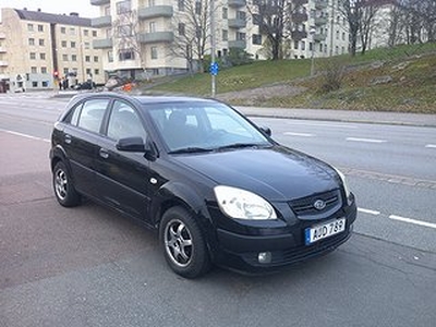 Kia Rio 1.4i / NYBES / Full servad + nyservad / V-hjul