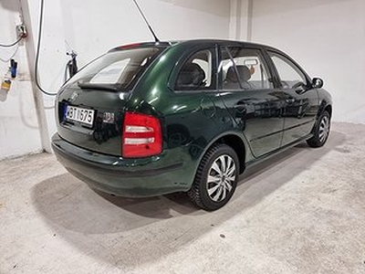 Skoda Fabia Kombi 1.4 Euro 4,Automatlåda,Endast 10100mil