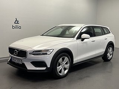 Volvo V60 Cross Country D4 AWD Edition / Navigation /