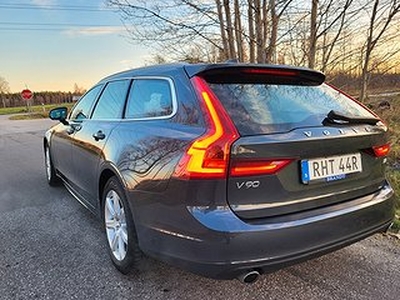 Volvo V90 T4 Geartronic Momentum, Advanced Edition, VoC