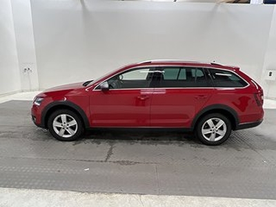 Skoda Octavia Scout 2.0 TDI 4x4 D-Värm Cockpit Pano Canton