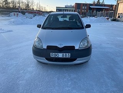 Toyota Yaris 3-dörrar 1.0 VVT-i 68hk Ny besiktad Nyservad