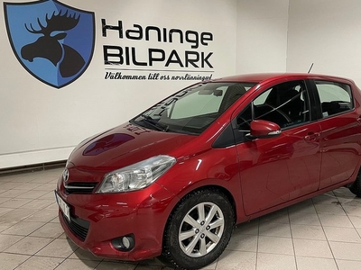 Toyota Yaris5-dörrar 1.33 SUPERDEAL B-KAM BLUETOOTH 2013, Halvkombi