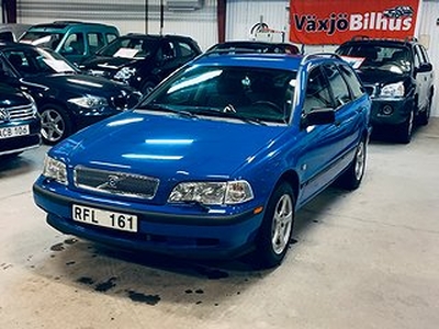 Volvo V40 1.6 , LÅG MIL, FINT SKICK , NY BES