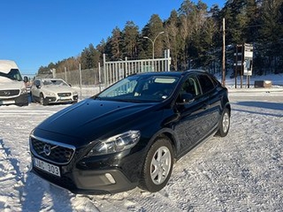 Volvo V40 Cross Country D3 150hk Momentum VOC Drag Nyservad