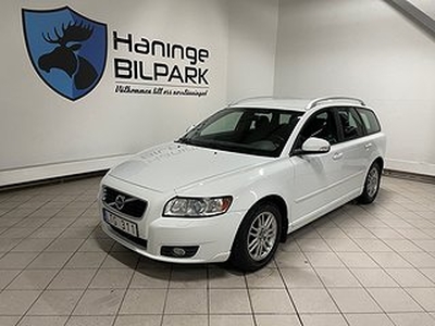 Volvo V50 D2 Momentum SUPERDEAL 5,95%/HELSKINN/DRAG/VÄRMAR