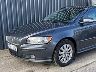 Volvo V50 D5 AUTO 180hk MOMENTUM SKINN DRAG VÄRMARE S+V=DÄCK